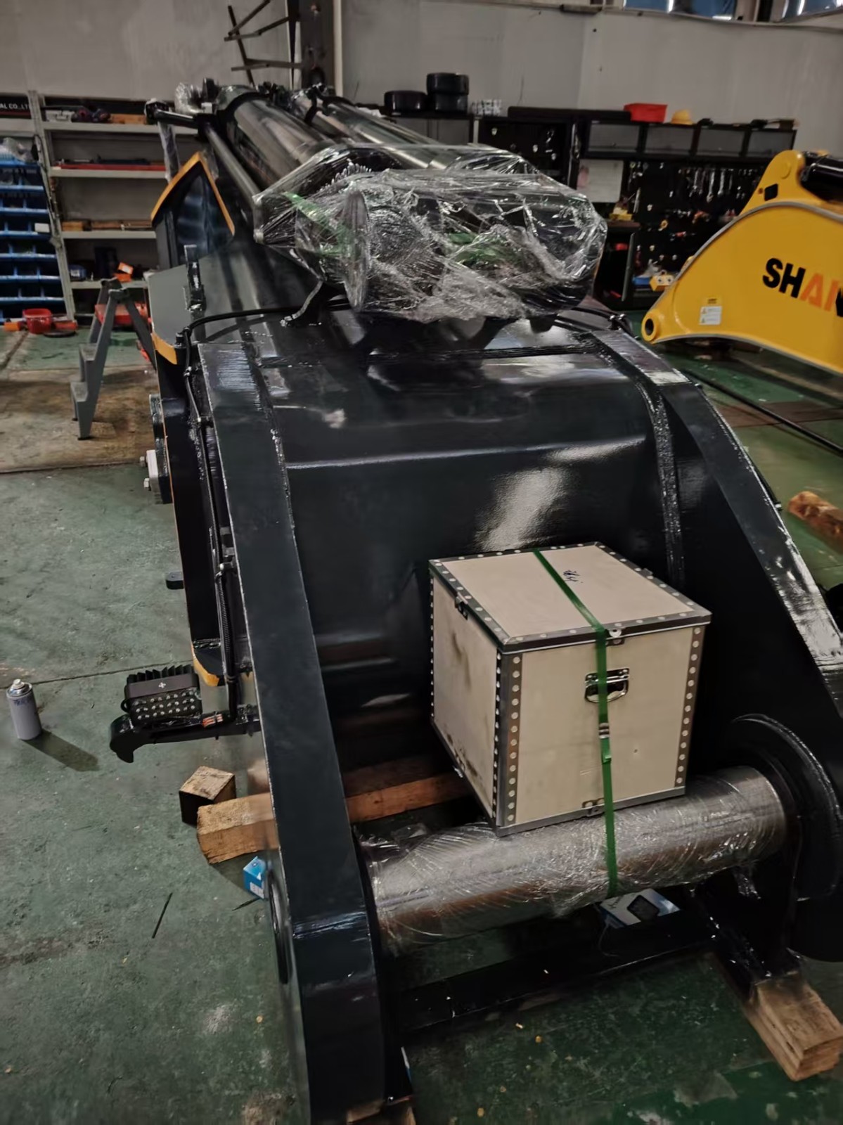 Hyundai R850 Rock Boom and Ripper Arm was Supplied to Overseas 